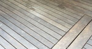 PageLines-2015-11-04-kayu-hardwood-deck-maintenance-example-smith-family-before-maintenance-300x176px.jpg